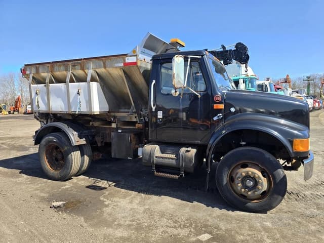 Image of International 4700 equipment image 3