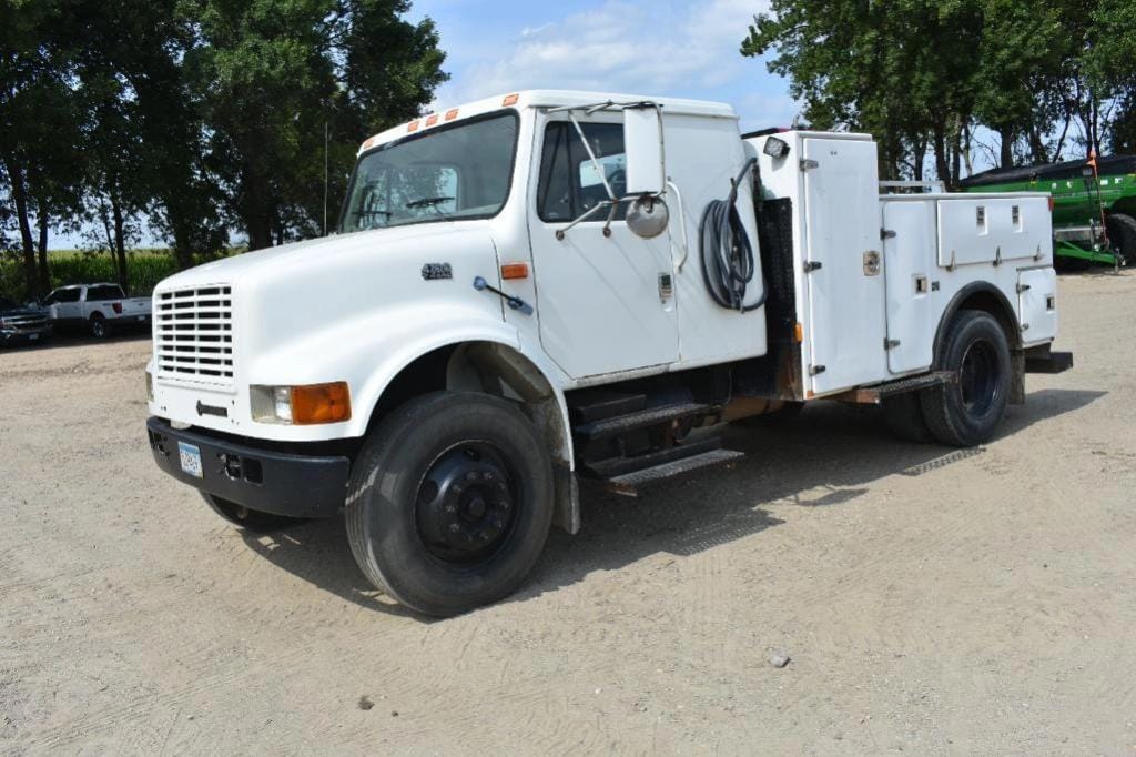 2000 International 4700 Equipment Image0