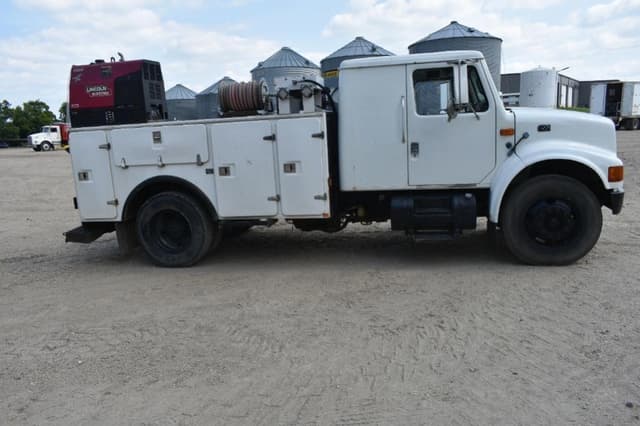 Image of International 4700 equipment image 3