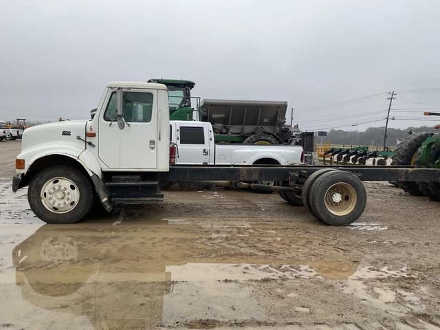 Image of International 4700 equipment image 1