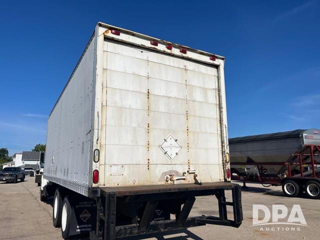 Image of International 4700 equipment image 3
