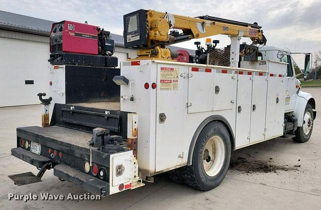 Image of International 4700 equipment image 4