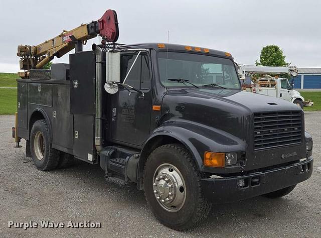 Image of International 4700 equipment image 2