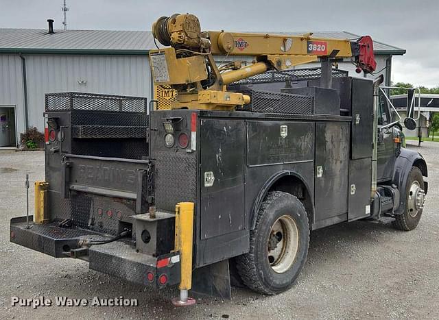 Image of International 4700 equipment image 4