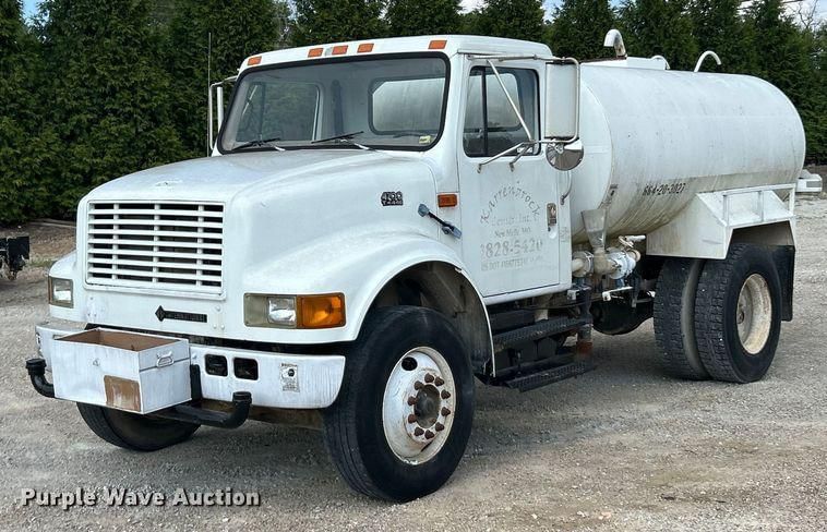 2000 International 4700 Equipment Image0