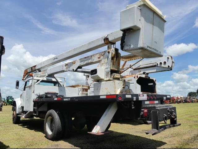 Image of International 4800 equipment image 3