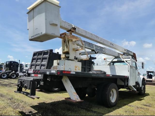 Image of International 4800 equipment image 2