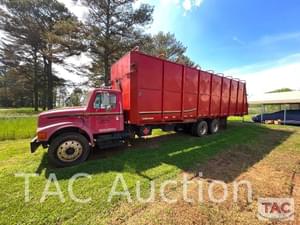 2000 International 4900 Image