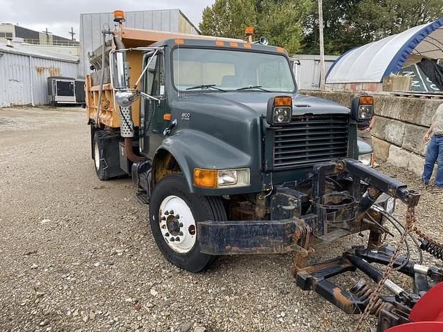 Image of International 4900 equipment image 3