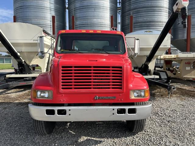 Image of International 4900 equipment image 1