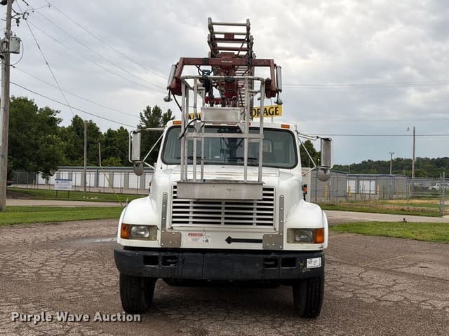 Image of International 4900 equipment image 1