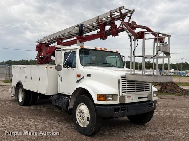 Image of International 4900 equipment image 2