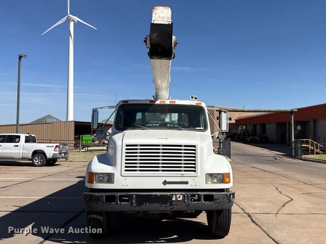 Image of International 4900 equipment image 1
