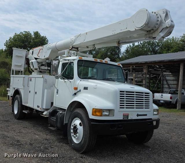 Image of International 4900 equipment image 2