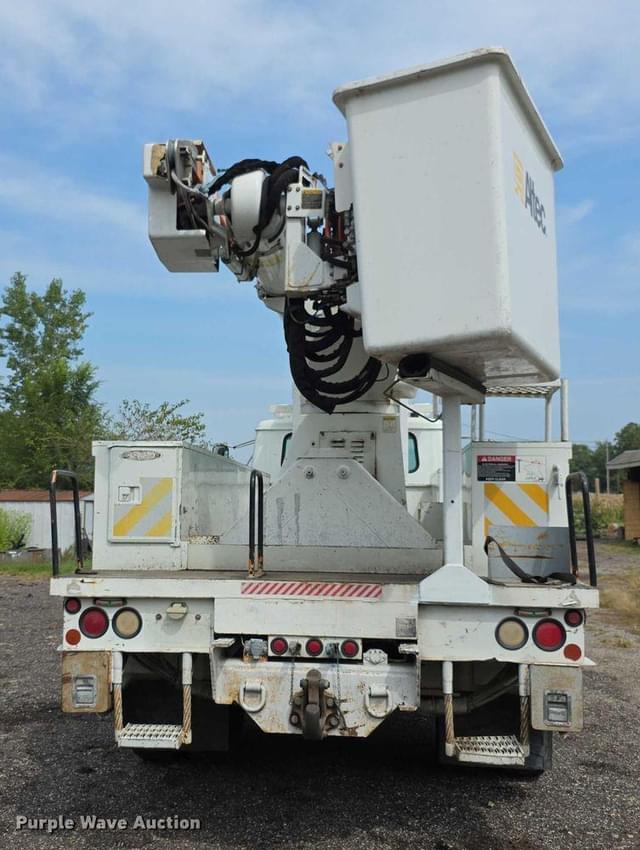 Image of International 4900 equipment image 4