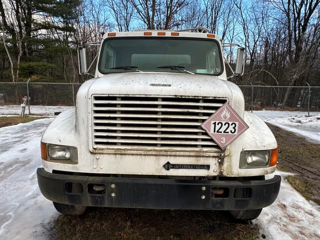 Image of International 4900 equipment image 3