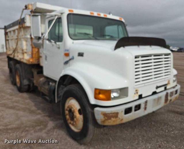 Image of International 4900 equipment image 2