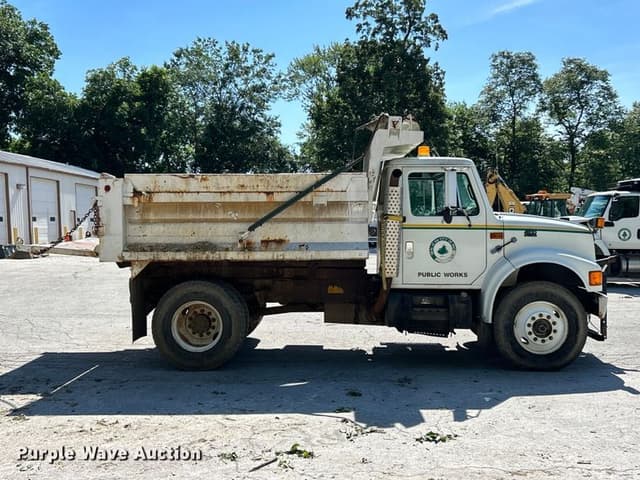 Image of International 4900 equipment image 3