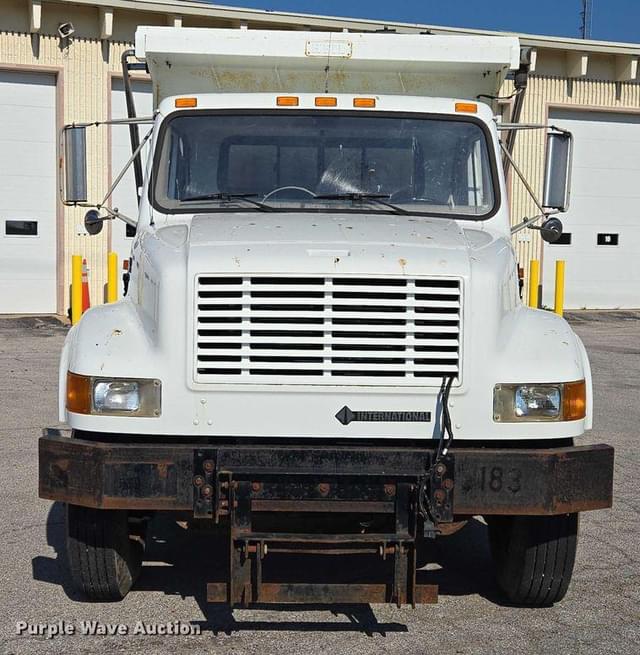 Image of International 4900 equipment image 1