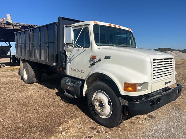 Image of International 4900 equipment image 2