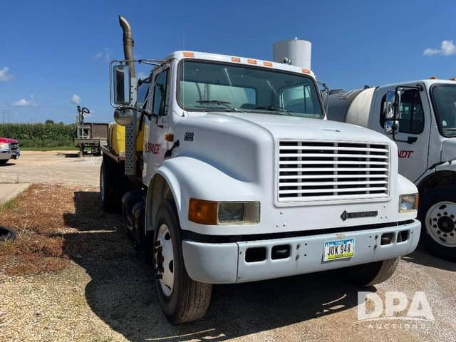 Image of International 4900 equipment image 3