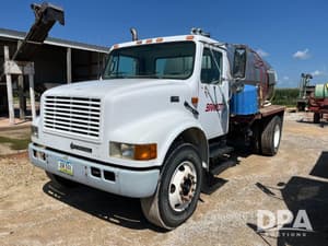 2000 International 4900 Image