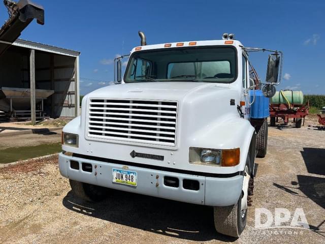 Image of International 4900 equipment image 1