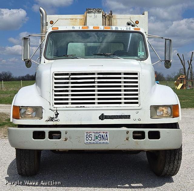 Image of International 4900 equipment image 1