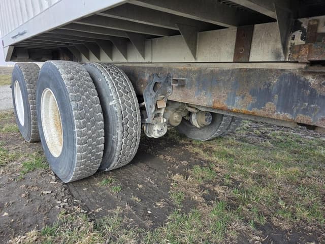 Image of International 4900 equipment image 3