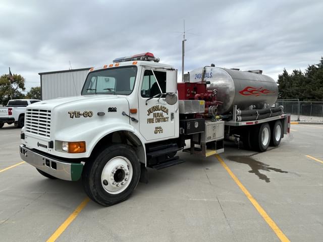 Image of International 4900 equipment image 2