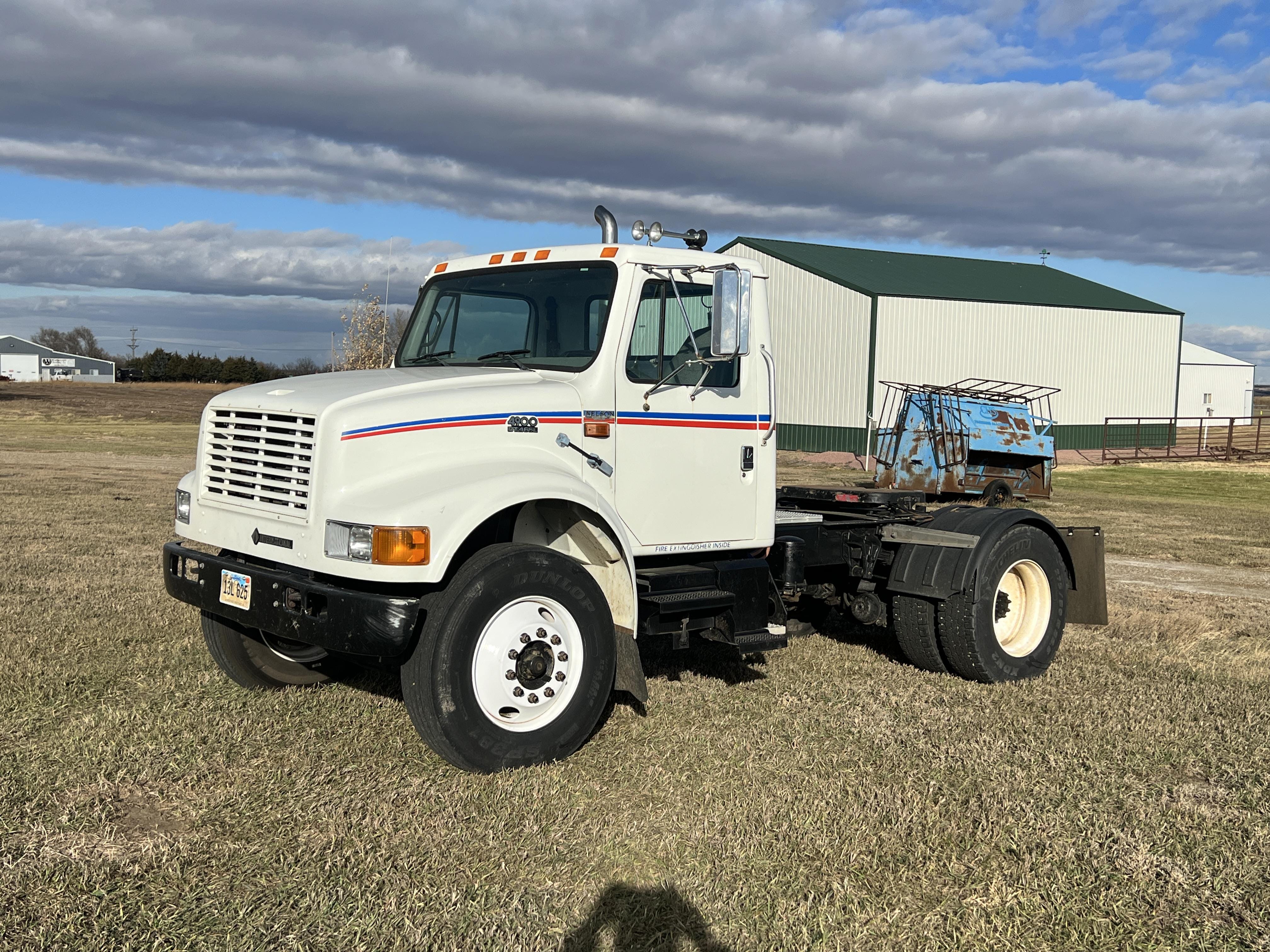 Main image International 4900