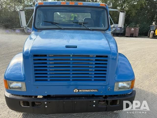 Image of International 4900 equipment image 1