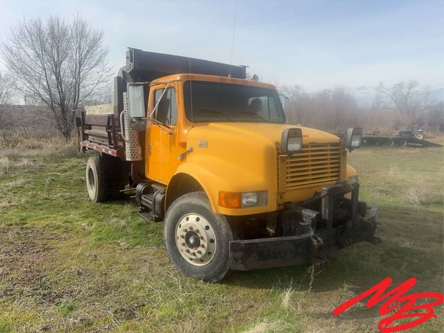 Image of International 4900 DT 466E equipment image 2