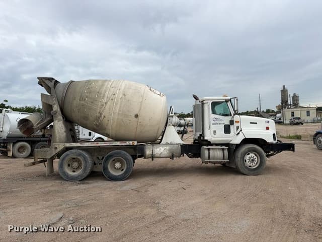 Image of International 5000 equipment image 3