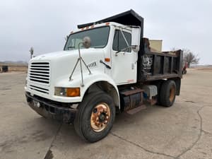 2000 International 8100 Image