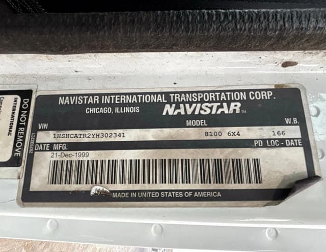 Image of International 8100 equipment image 2