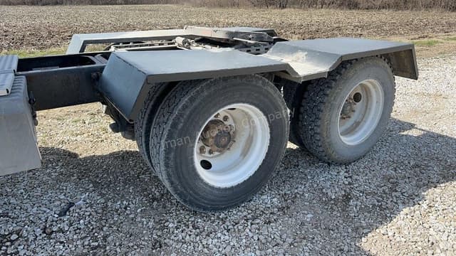 Image of International 9100 equipment image 4