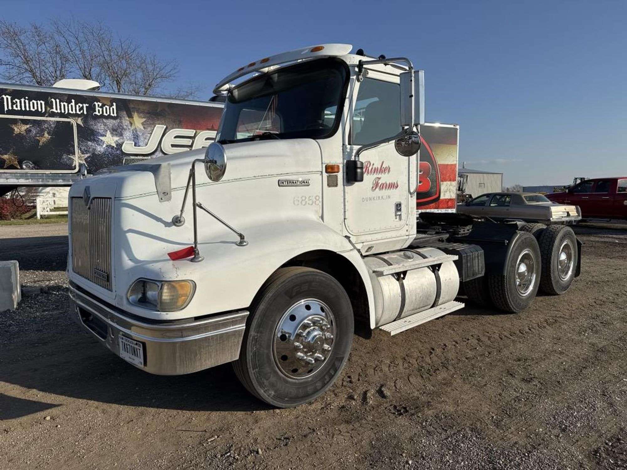 2000 International 9200 Equipment Image0