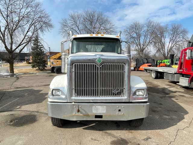 Image of International 9900 equipment image 1