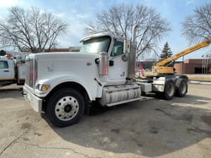 2000 International 9900 Image