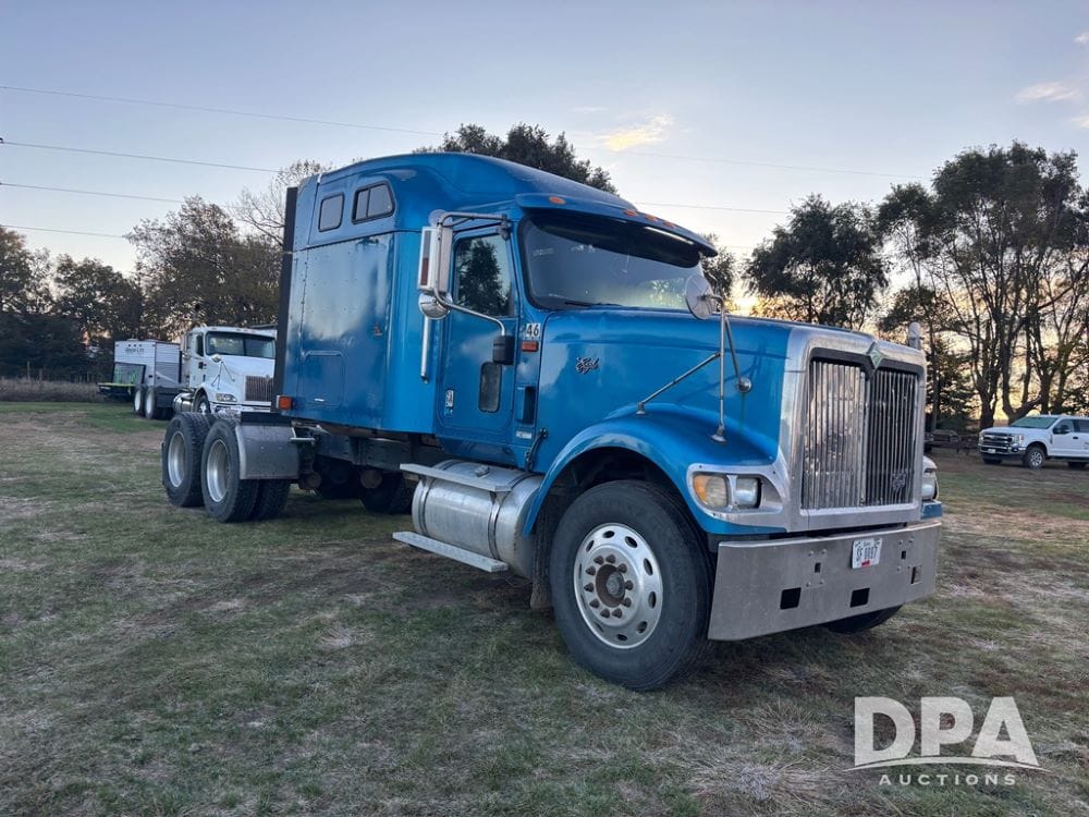 2000 International Eagle Equipment Image0