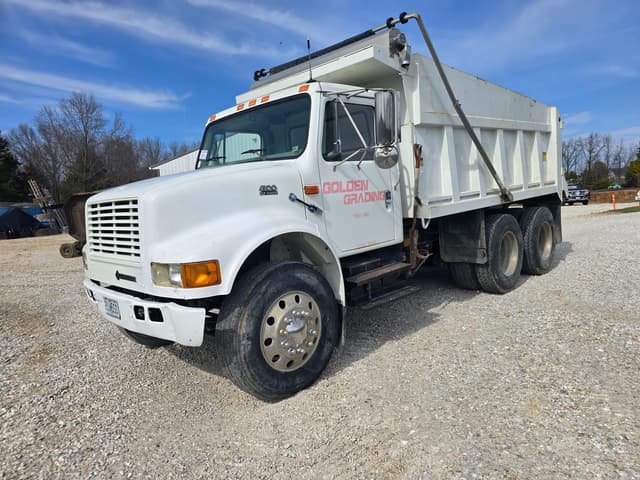 Image of International 4900 equipment image 2