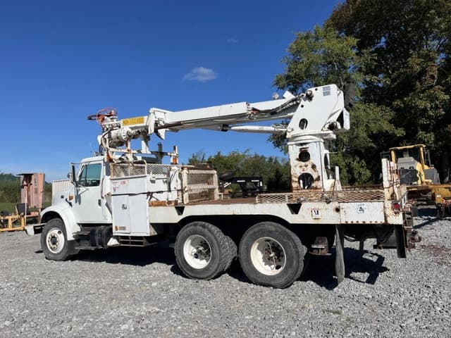 Image of International 4900 equipment image 2