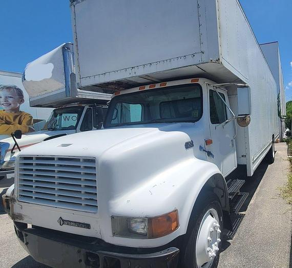 Image of International Navistar 4700 equipment image 1