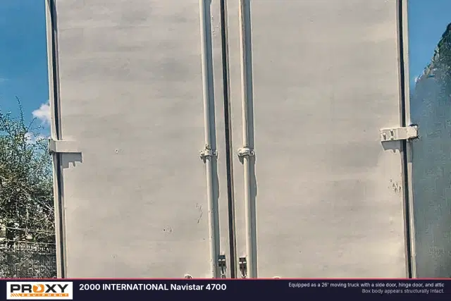 Image of International Navistar 4700 equipment image 2