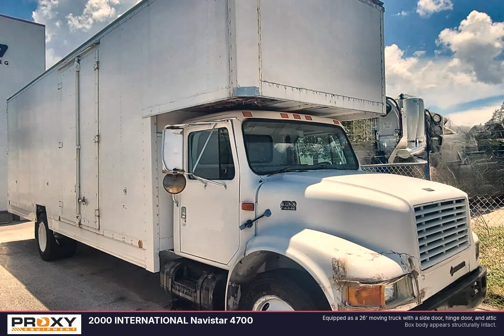 2000 International Navistar 4700 Equipment Image0