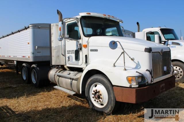 Image of International Navistar equipment image 1