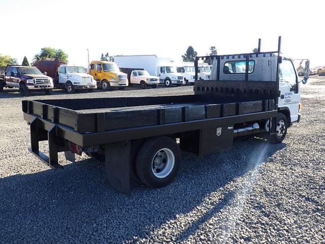 Image of Isuzu NPR equipment image 3