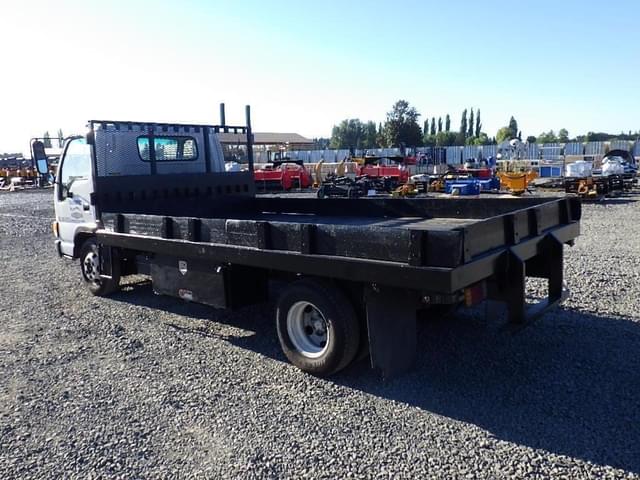 Image of Isuzu NPR equipment image 4