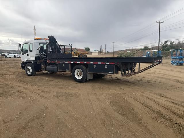 Image of Isuzu NPR equipment image 3